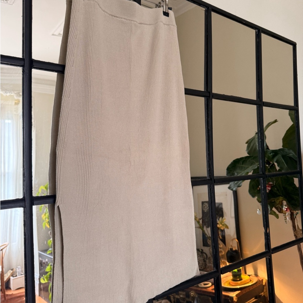 Modern Citizen Cream Pencil Skirt